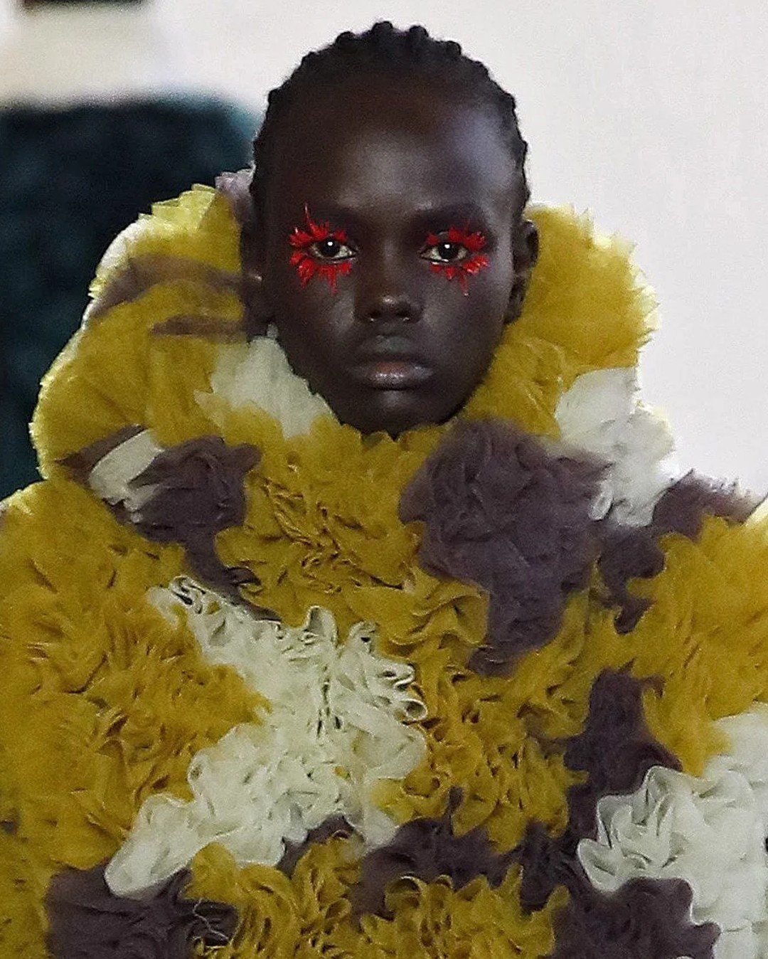 Undercover - cilios colorido - Paris Fashion Week - inverno - Paris - https://stealthelook.com.br