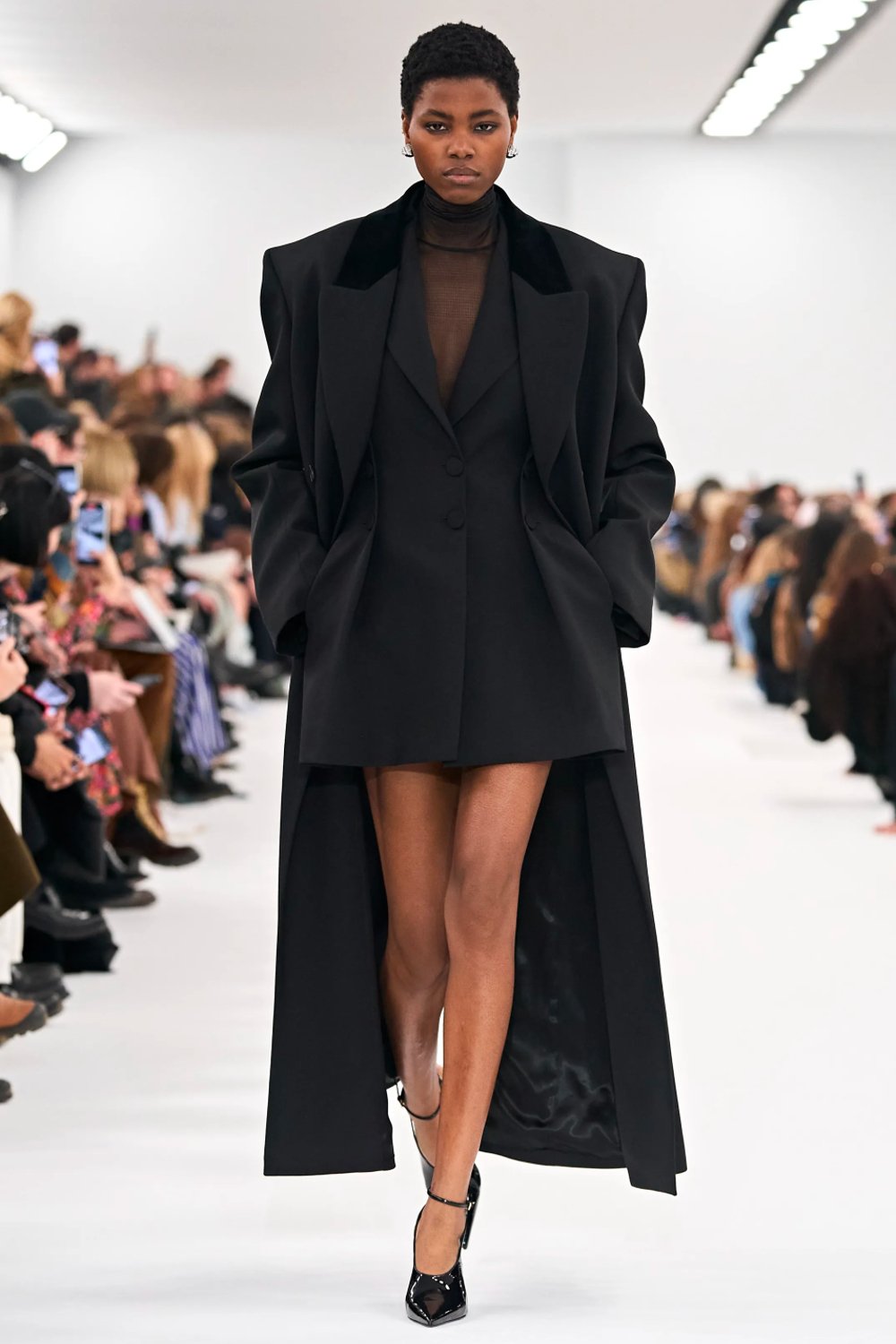 Givenchy - tendência - Paris Fashion Week - passarelas - tendências - https://stealthelook.com.br