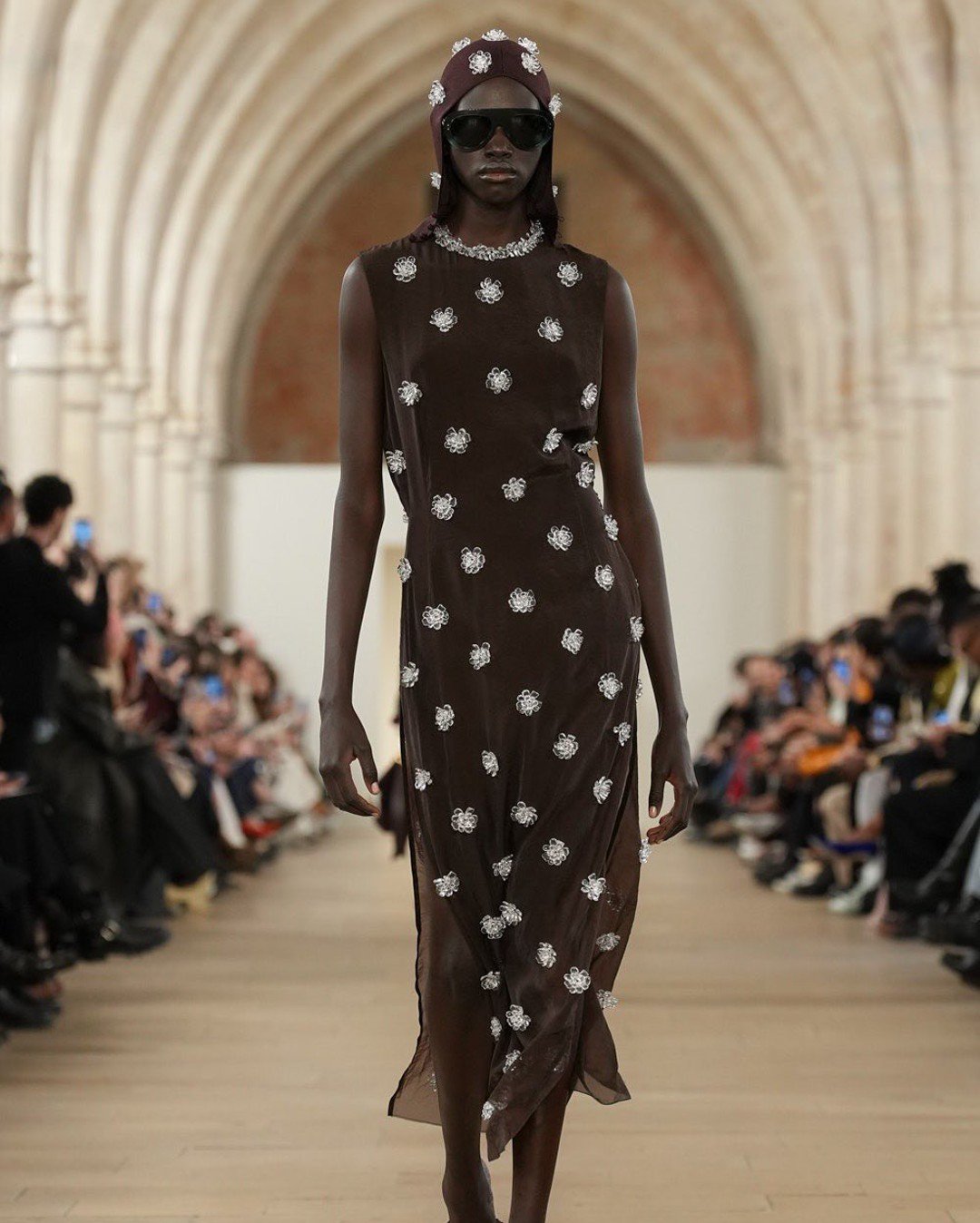 Lanvin - vestido marrom - Paris Fashion Week - inverno - Paris - https://stealthelook.com.br