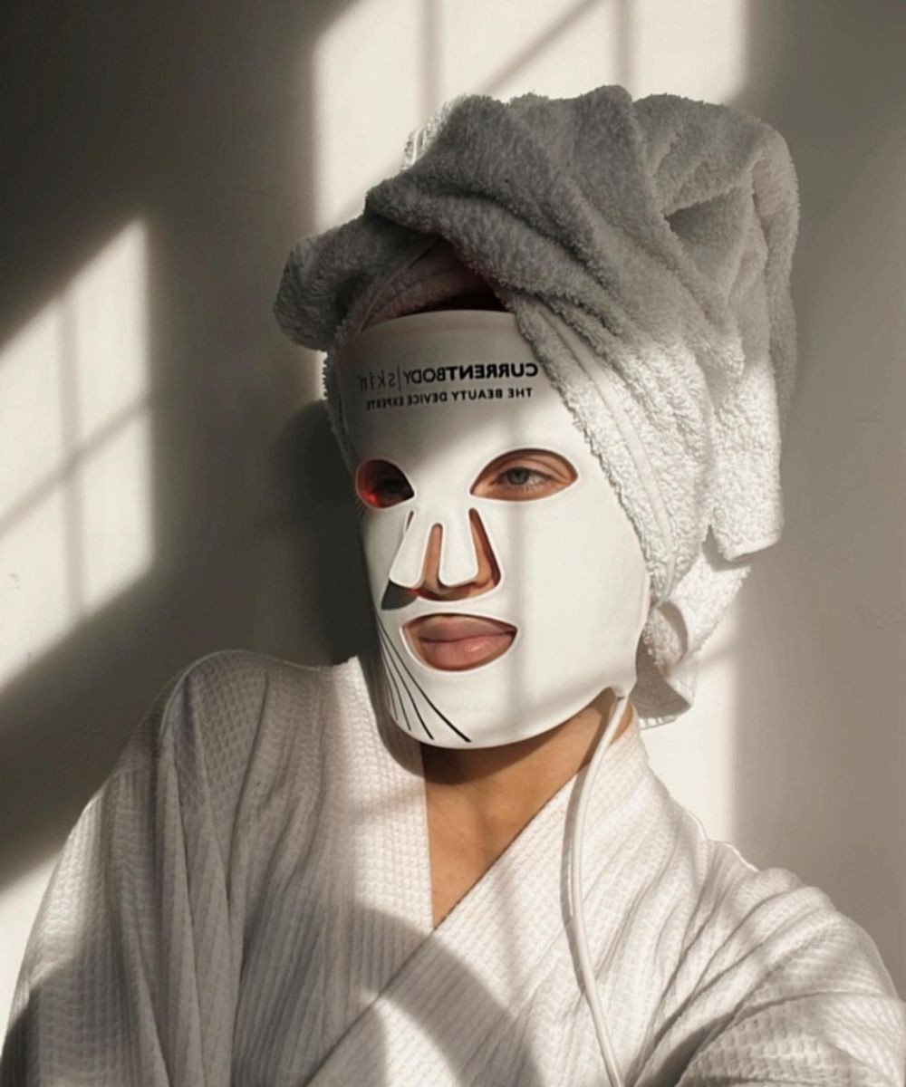 CurrentBody - skincare-mascara-led - máscara de led - outono - brasil - https://stealthelook.com.br