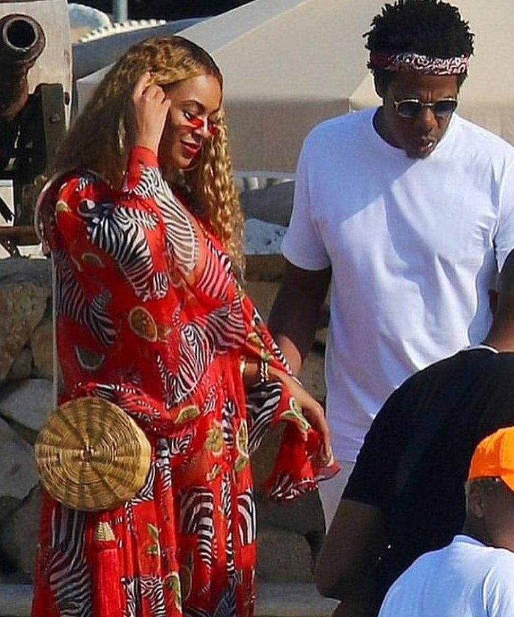 Beyoncé - beyoncé bolsa de palha - marcas brasileiras - verão - street style - https://stealthelook.com.br
