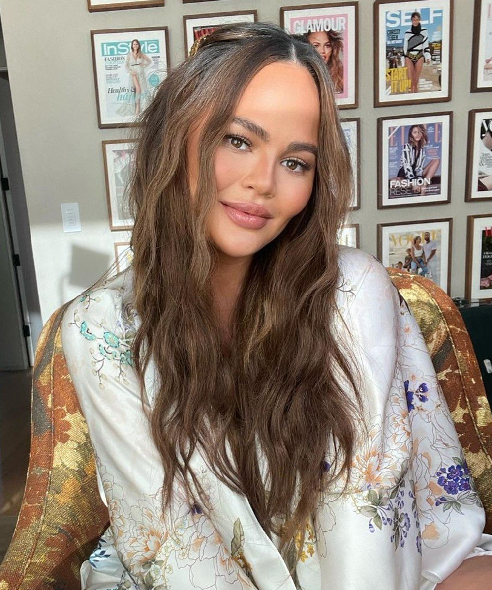 Chrissy Teigen - cabelo-em-camadas - cortes de cabelo - outono - brasil - https://stealthelook.com.br