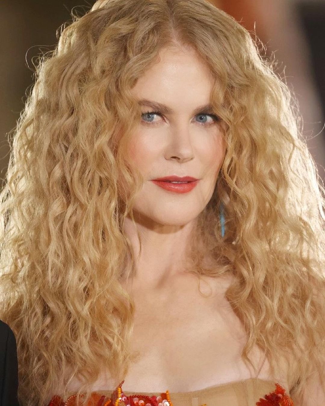 Nicole Kidman - vestido floral - Cabelo permanente  - verão - Street style - https://stealthelook.com.br