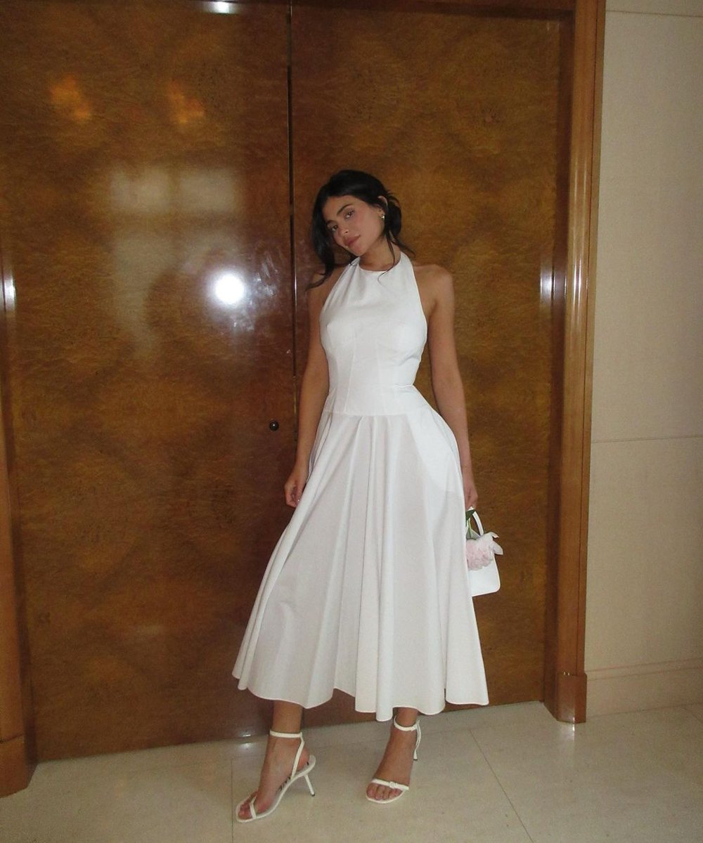 kilye jenner - vestido branco - estilo - verao - street style - https://stealthelook.com.br