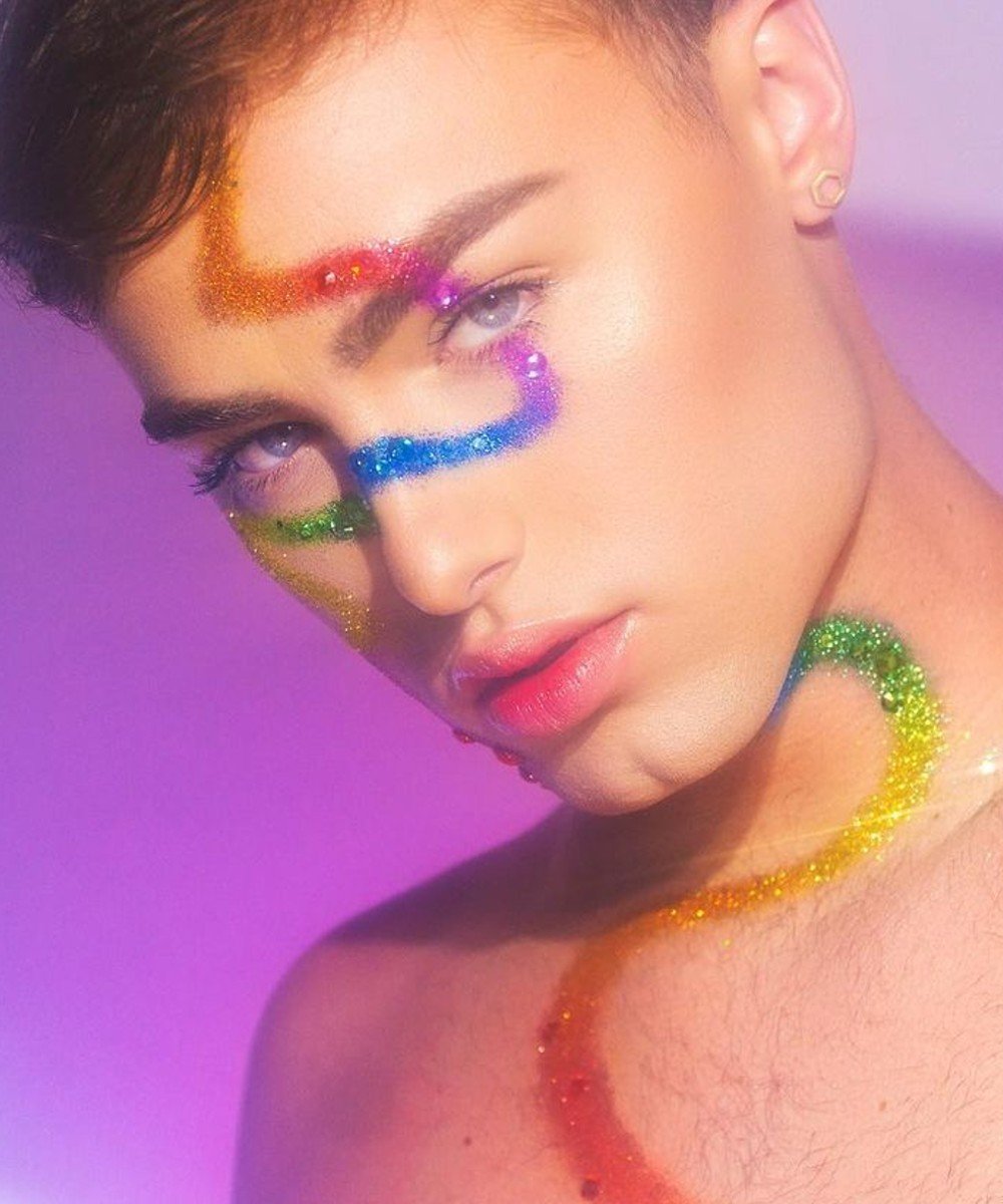 @wesleybenjamincarter - maquiagem-colorida - parada do Orgulho LGBT - outono - brasil - https://stealthelook.com.br