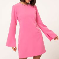 vestido curto manga sino com ombreira rosa médio