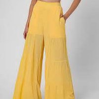 Calça feminina pantalona cintura alta recortes amarela