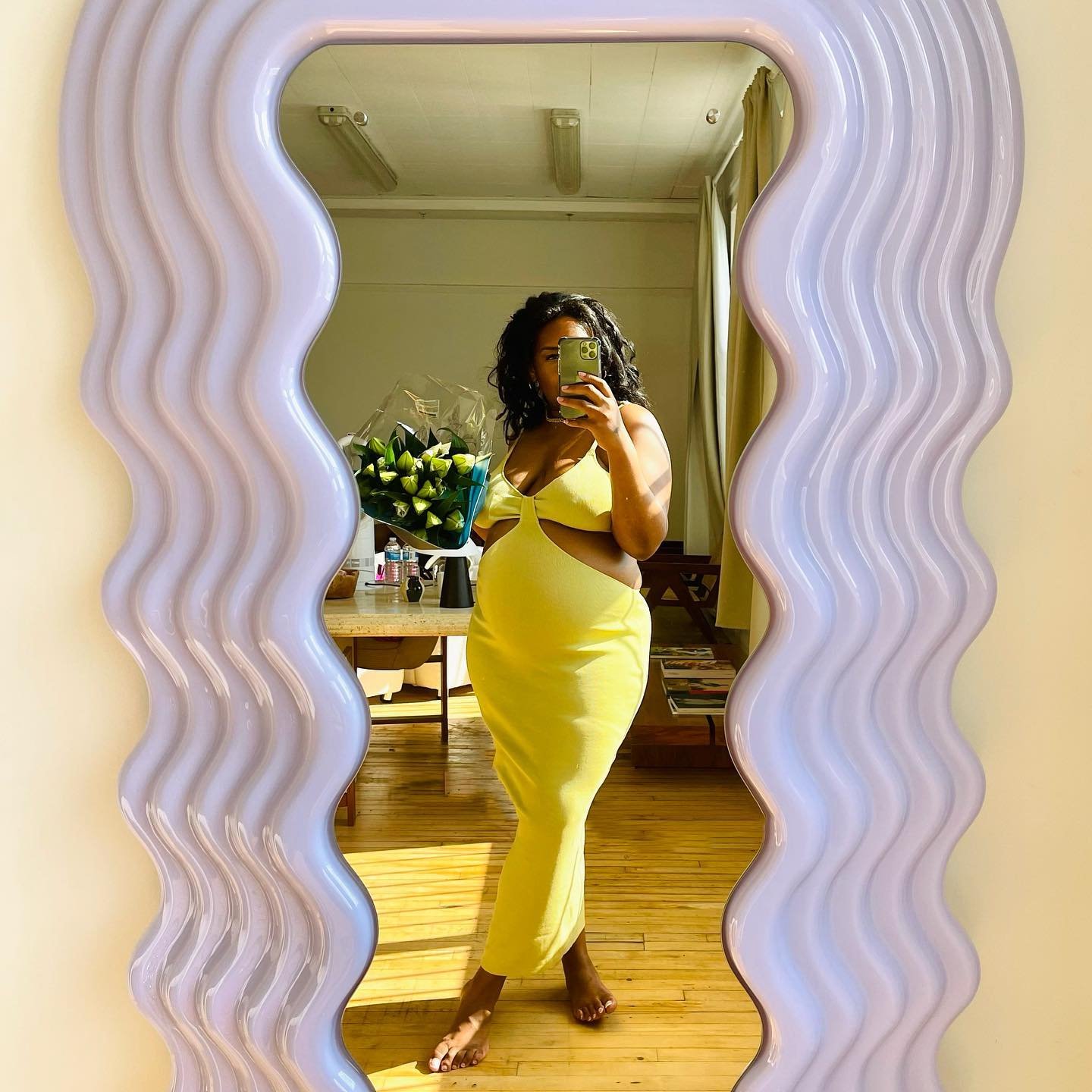 Chloe Pierre - vestido amarelo cut out - grávida estilosa - Verão - grávida estilosa - https://stealthelook.com.br