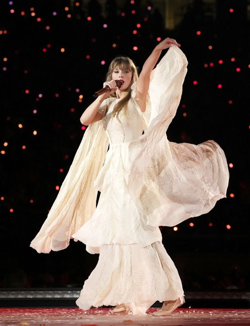 Taylor Swift - vestido - história da moda - roupa - The Eras Tour - https://stealthelook.com.br