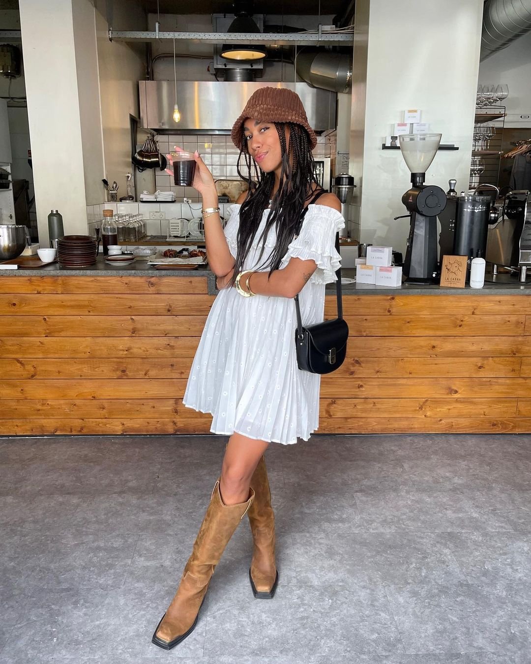 It girls - looks de festival, vestido breezy dress, bota western - looks de festival - Inverno - Street Style - https://stealthelook.com.br