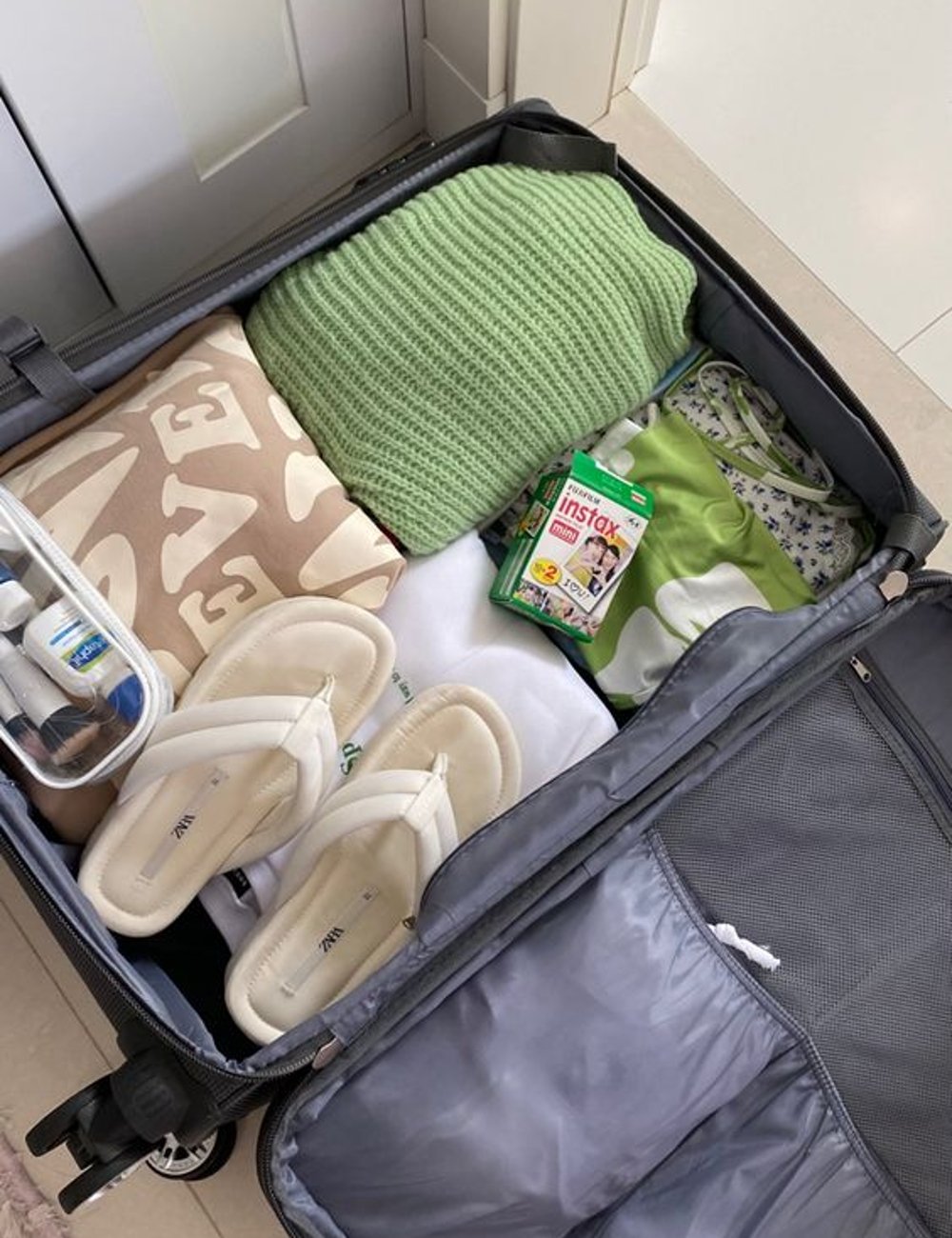Chinelo  - mala de viagem - produtos de viagem  - viagem - dicas - https://stealthelook.com.br