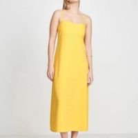 Vestido Dzarm Midi Decote V Alças Finas Em Linho - Amarelo