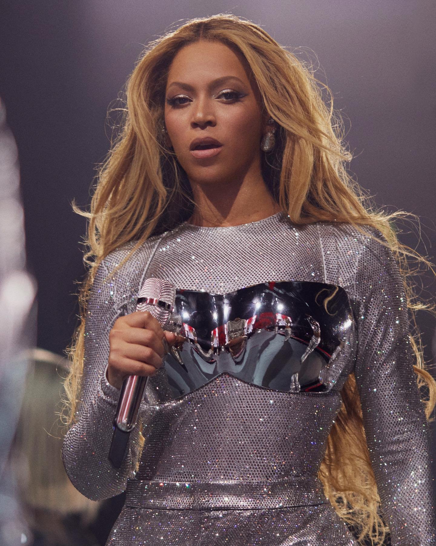 Beyoncé - Loewe - marca de moda mais desejada - Verão - Madri - https://stealthelook.com.br