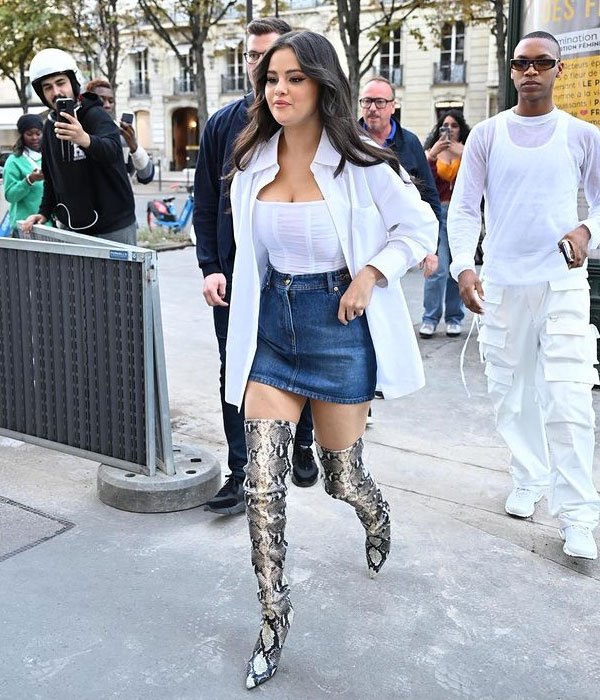 Selena Gomez - looks da Selena Gomez - looks da Selena Gomez - Verão - Paris - https://stealthelook.com.br