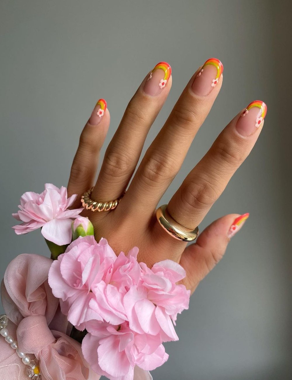 Hang Nguyen - unhas - francesinhas diferentes - nail art - tendência - https://stealthelook.com.br