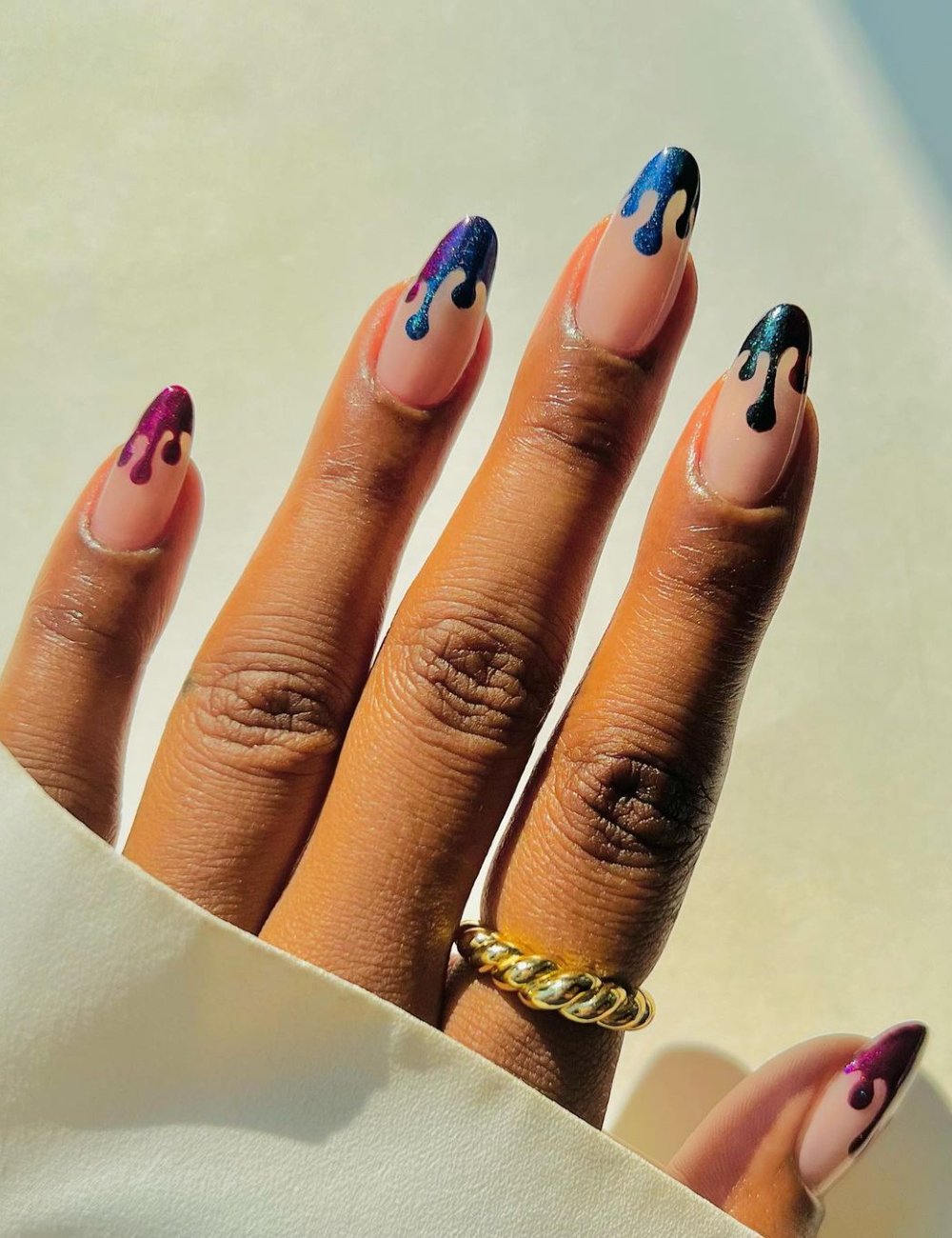 Brittney Ellen  - unhas - francesinhas diferentes - nail art - tendência - https://stealthelook.com.br