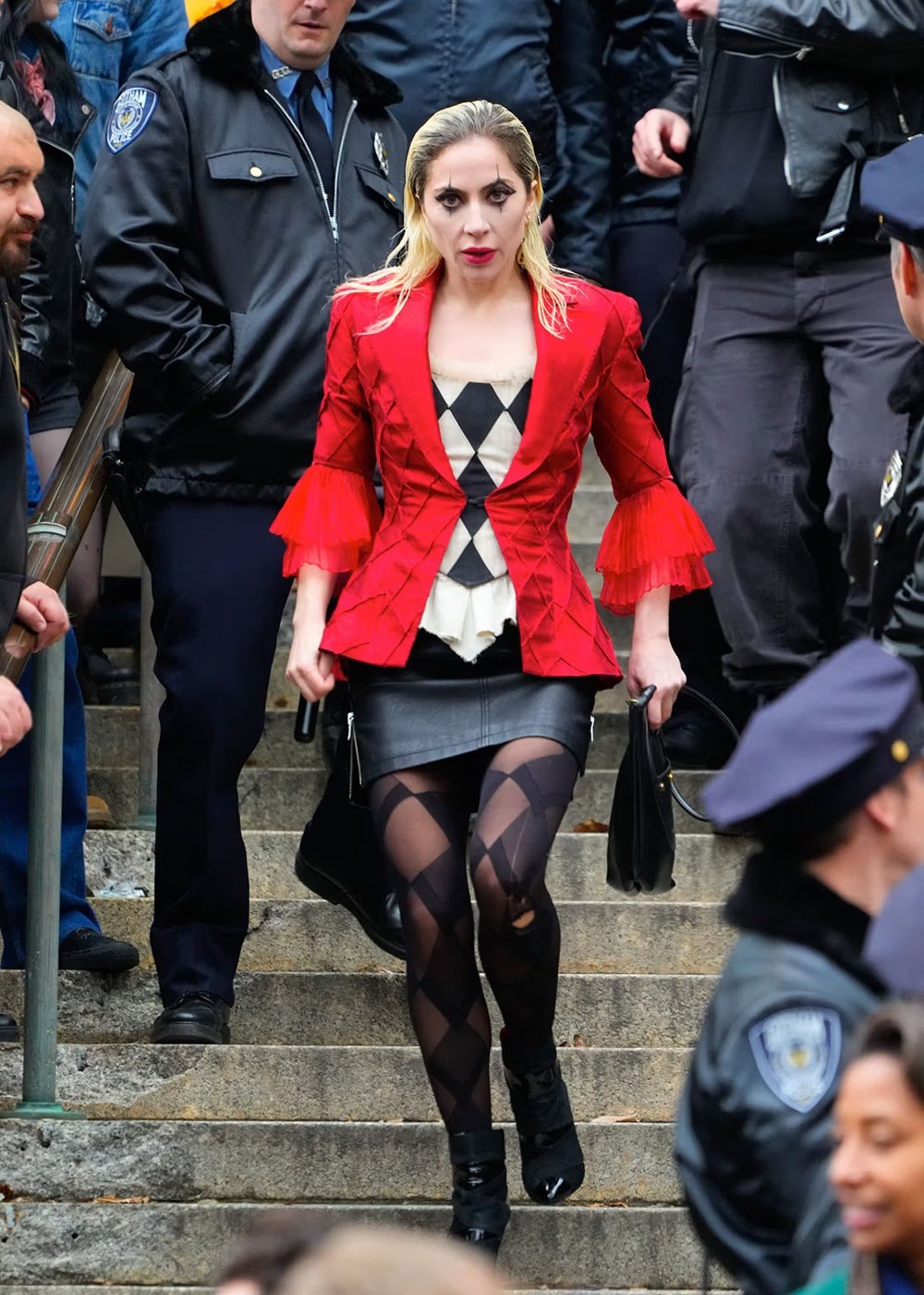Lady Gaga - Harley Quinn - carnaval 2024 - verão - fantasia - https://stealthelook.com.br