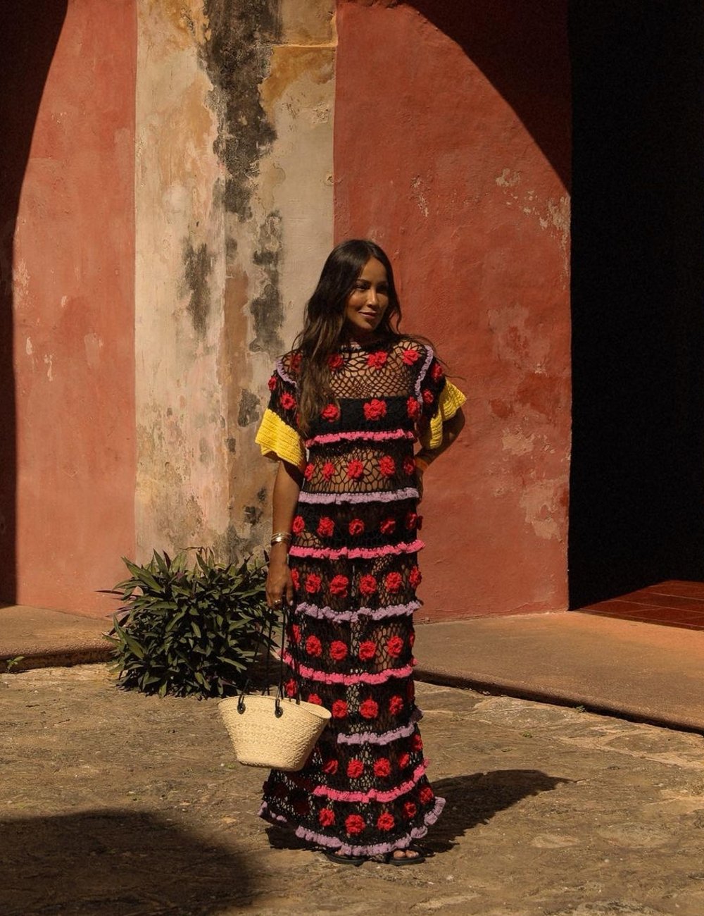 Julie Sariñana - vestido - como usar crochê  - verão - street style - https://stealthelook.com.br