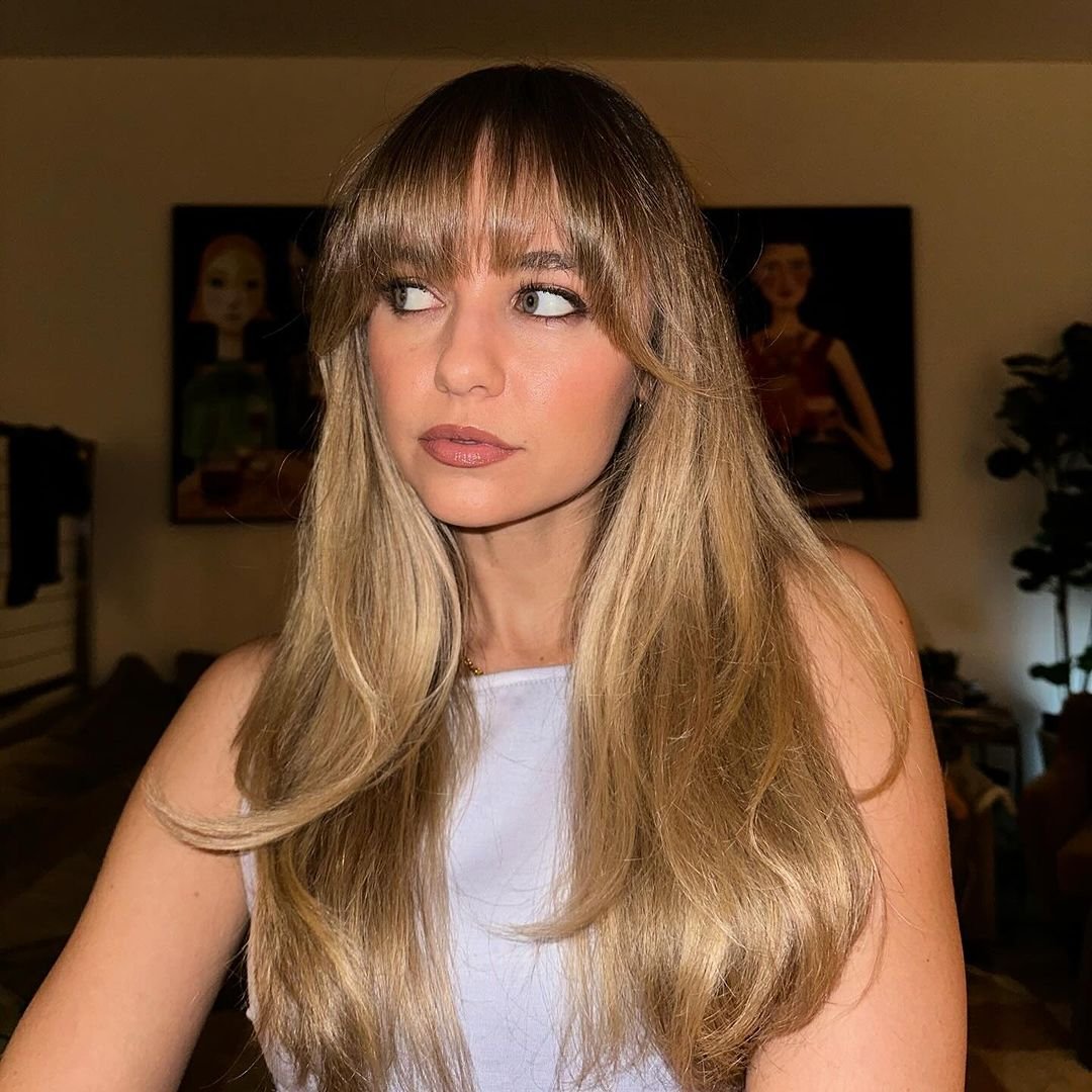 Madison Iseman - cabelo-longo-liso-franja - cortes para cabelo longo - verão - brasil - https://stealthelook.com.br