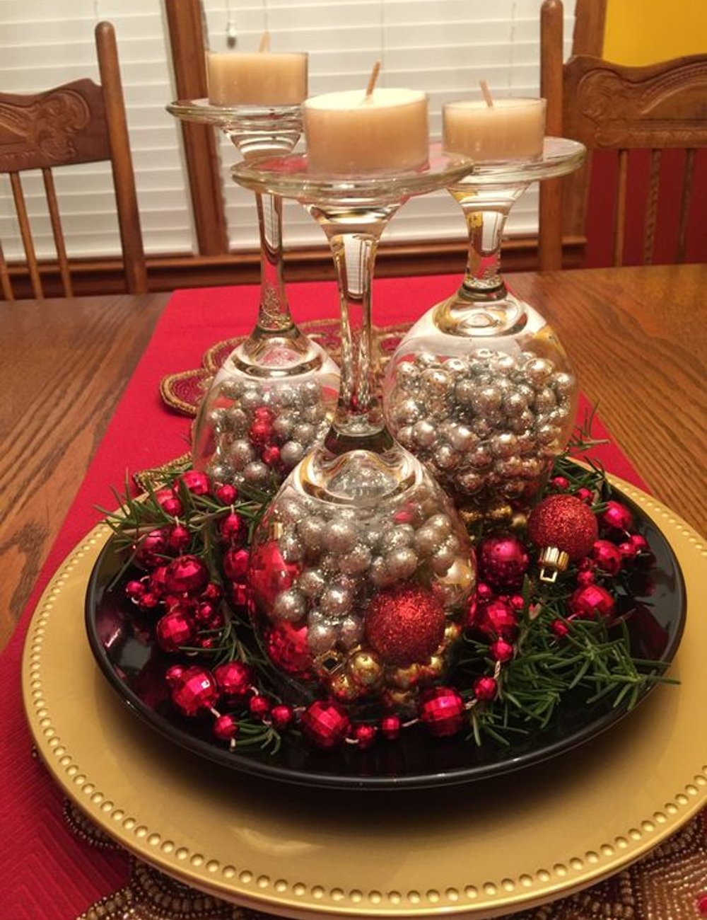 Taças ao contrário - decor - mesa de Natal simples e bonita - fim de ano - casa - https://stealthelook.com.br
