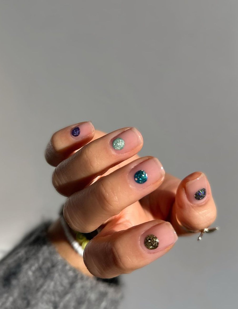 Hang Nguyen - ano novo - Unhas para o natal e ano novo - nail art - beleza - https://stealthelook.com.br