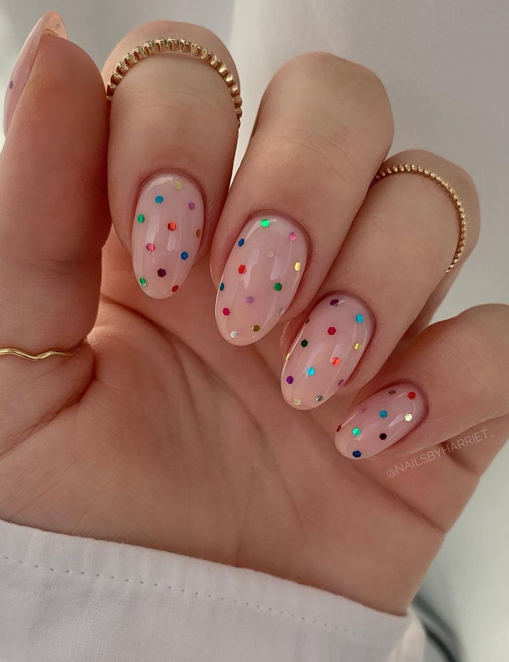 Nails by Harriet - nail art - unhas redondas - beleza - trend - https://stealthelook.com.br