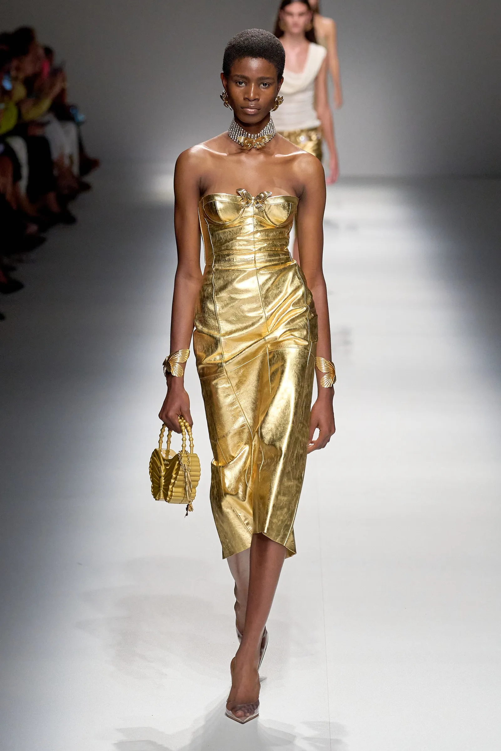 Fashion Week - vestido dourado - metalizado - verão - fashion week - https://stealthelook.com.br