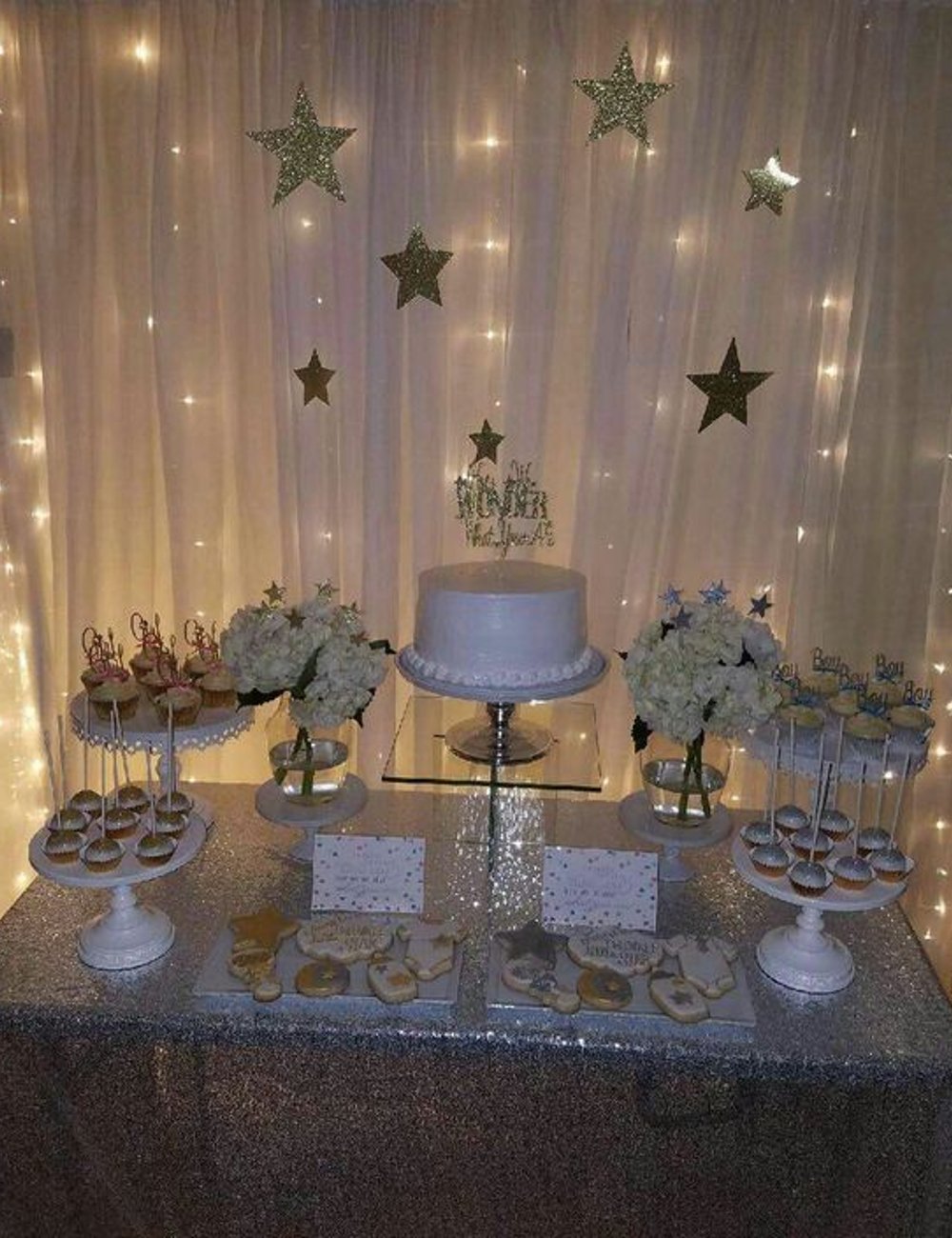 Decor com luzes - festa - decoração de aniversário simples - decor - aniversário - https://stealthelook.com.br