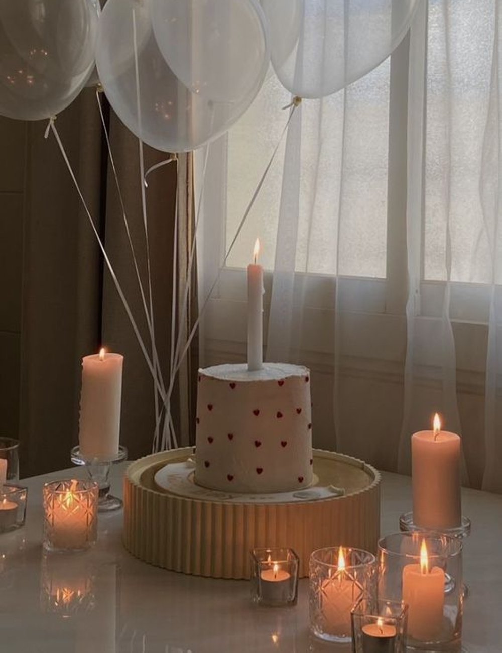 Decor com velas  - festa - decoração de aniversário simples - decor  - aniversário - https://stealthelook.com.br