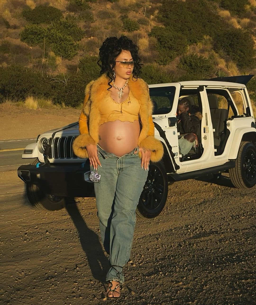 Kali Uchis - famosas grávidas - famosas grávidas - Verão - Estados Unidos - https://stealthelook.com.br