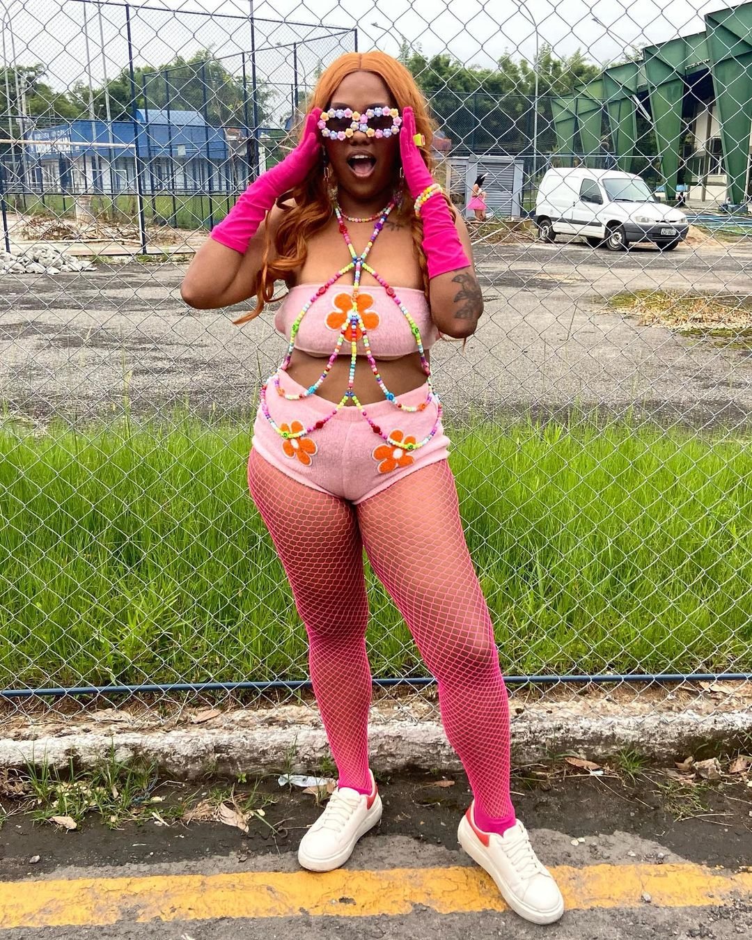 Karen - colorida - carnaval - verão - bloquinho - https://stealthelook.com.br