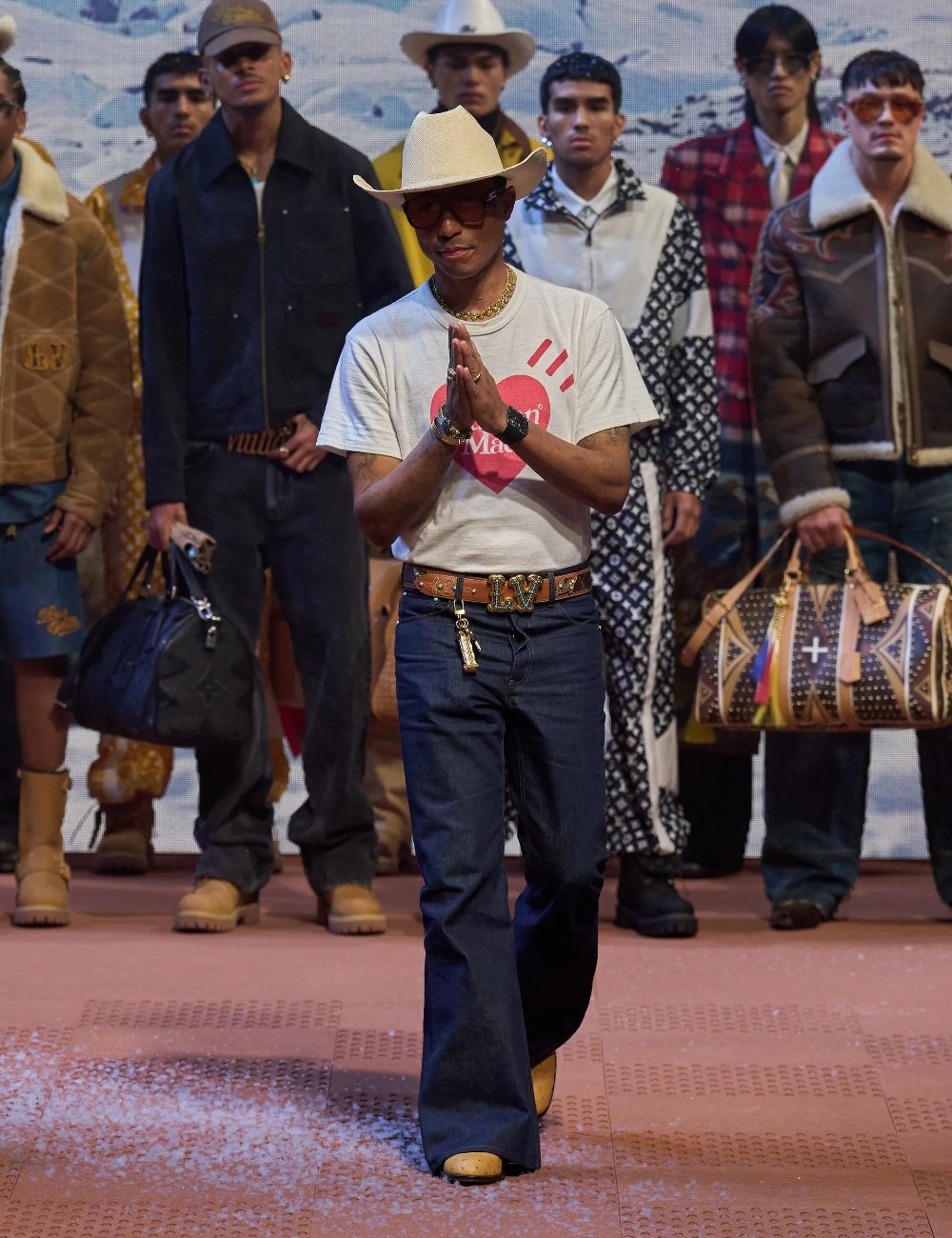Pharrell Williams - Louis Vuitton - cowboy - estética - fashion week - https://stealthelook.com.br