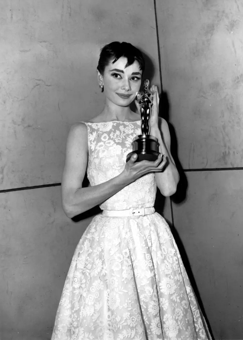 Audrey Hepburn - look - Oscar - premiação - vestido - https://stealthelook.com.br