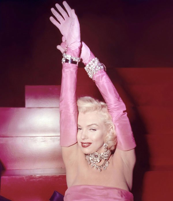 Marilyn Monroe - diamantes - diamantes - Verão - Los Angeles - https://stealthelook.com.br
