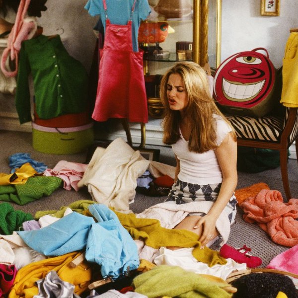 Qual a melhor maneira de organizar as roupas? Vem descobrir!