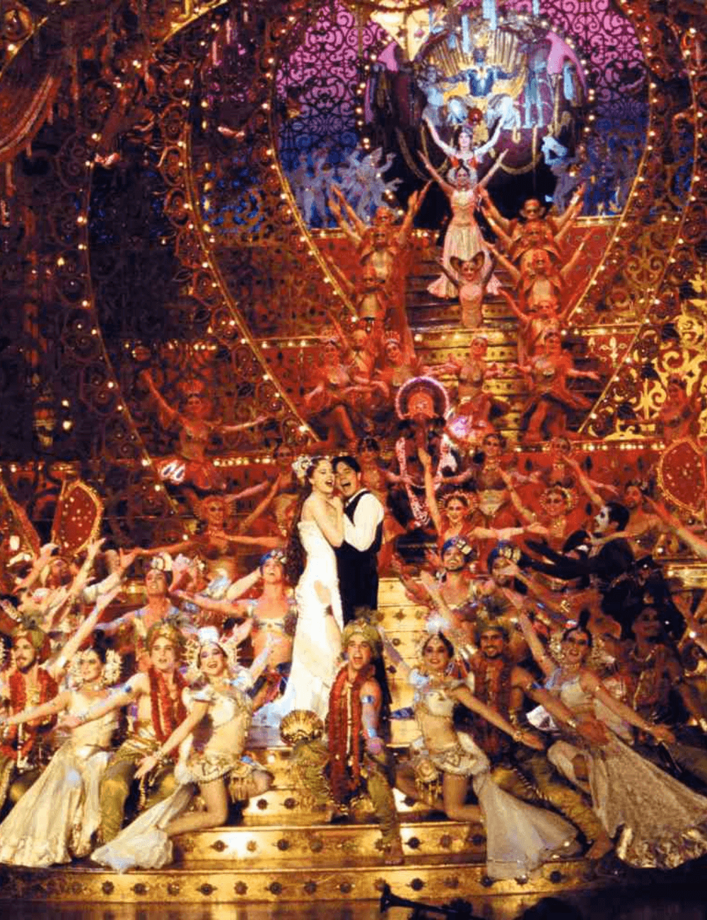 Moulin Rouge - roupas diversas - figurinos mais emblemáticos - verão -  casal em pé - https://stealthelook.com.br