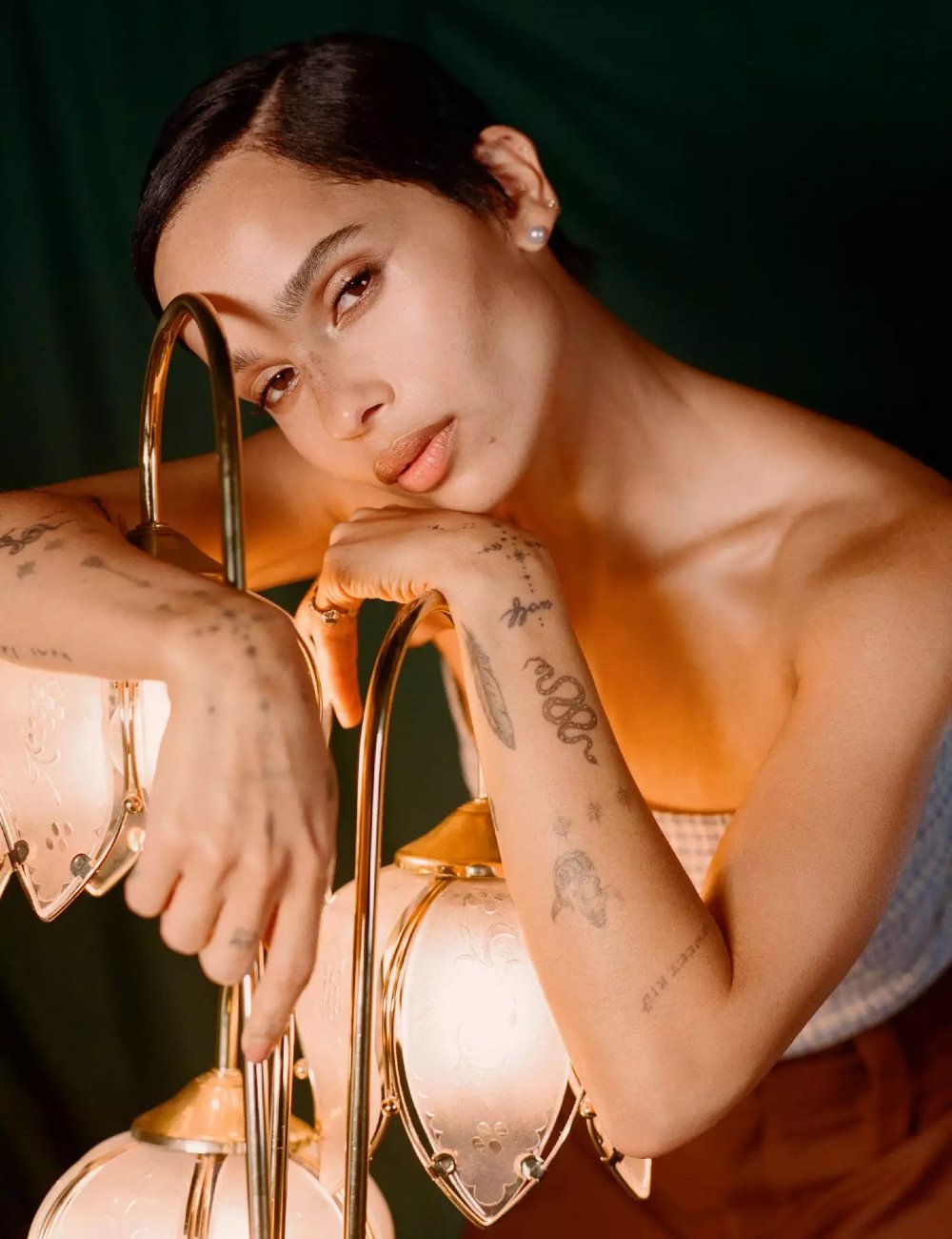 Zoë Kravitz - tattoo - remoção de tatuagem - pele - procedimento - https://stealthelook.com.br