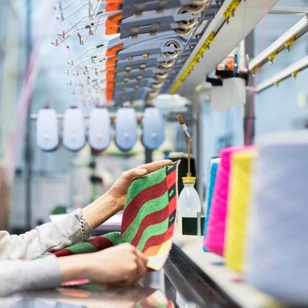Você sabe o que faz uma engenheira têxtil? Contamos tudo sobre a profissão