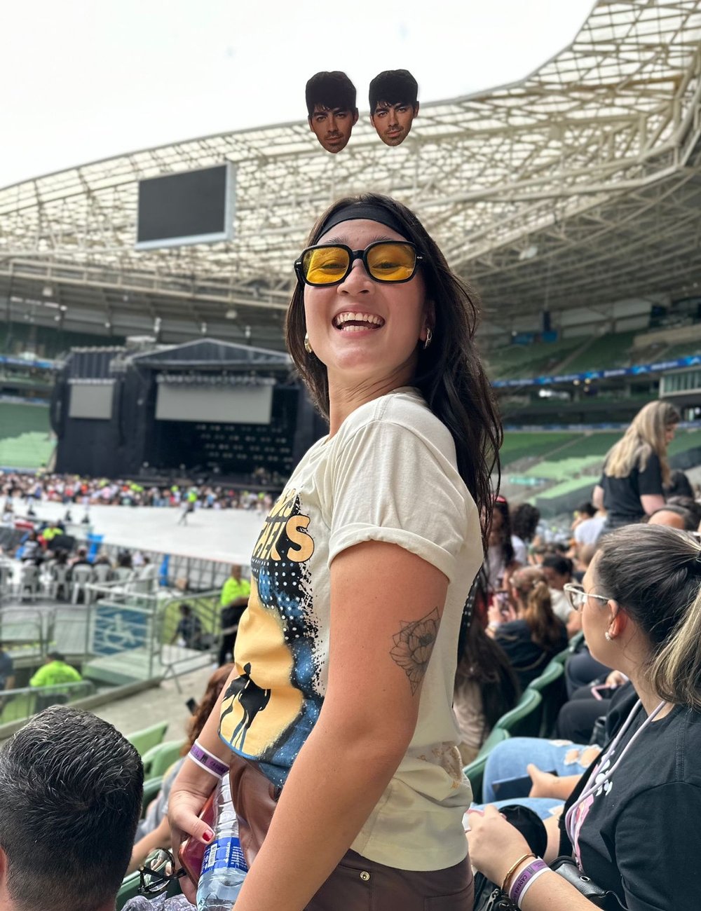 Izabela Suzuki - look - Jonas Brothers no Brasil - show - fãs - https://stealthelook.com.br