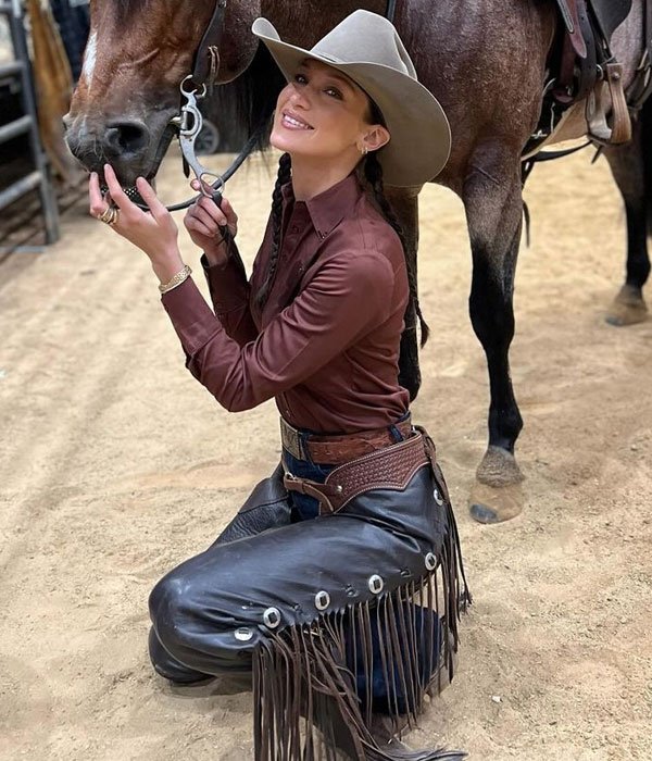 Bella Hadid - franjas - estilo cowgirl - Verão - Estados Unidos - https://stealthelook.com.br