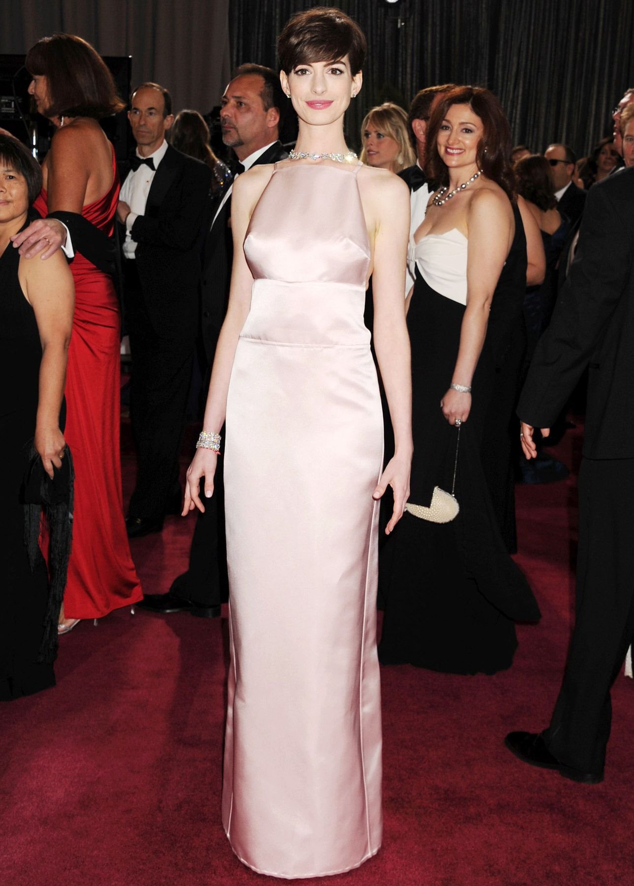 Anne Hathaway - Prada - Anne Hathaway - Verão - Oscar 2013 - https://stealthelook.com.br