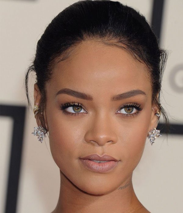 Rihanna - Maquiagem do Ascendente - Maquiagem do Ascendente - Verão - Estados Unidos - https://stealthelook.com.br
