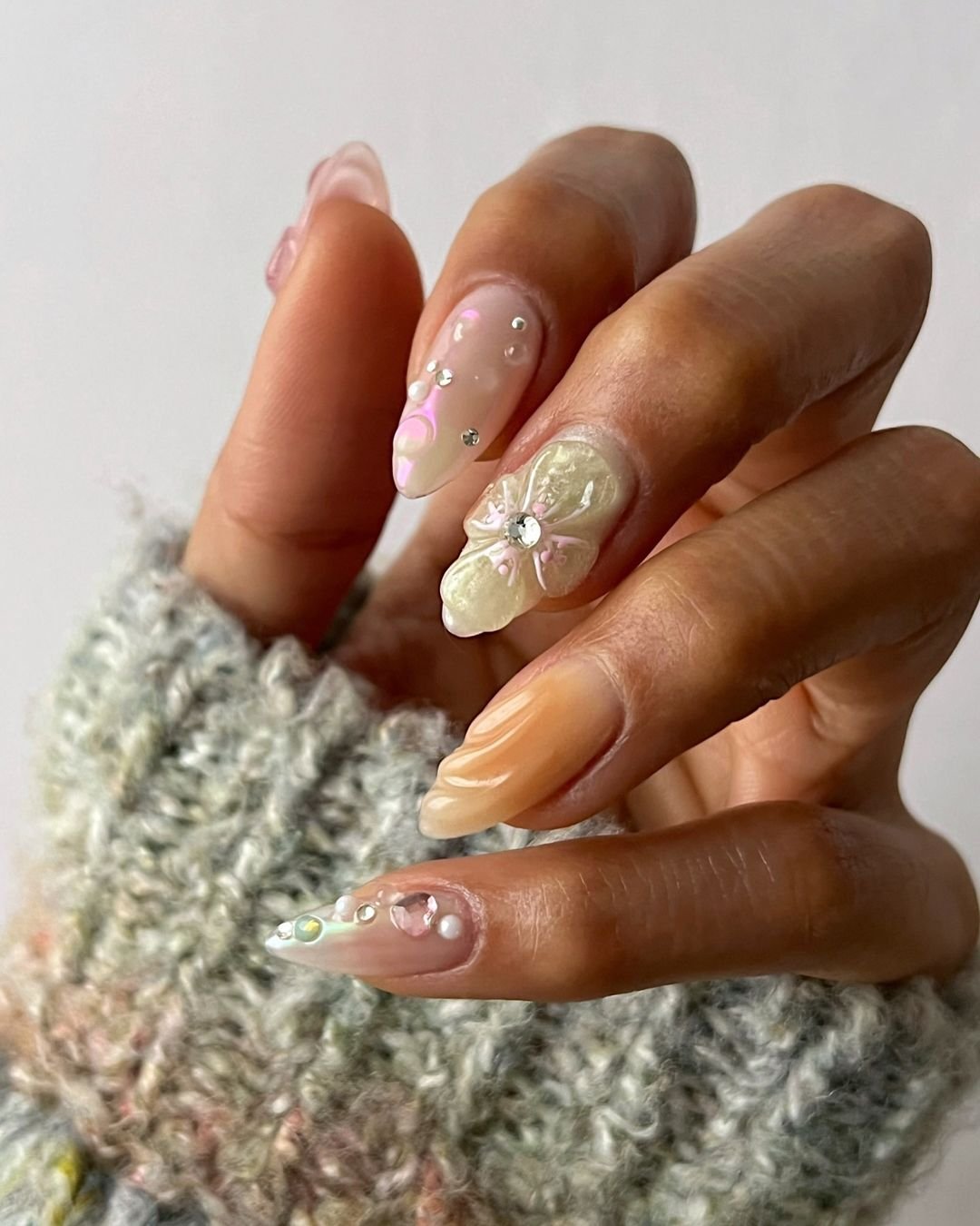 overglowedit - junk nails - unhas em gel amendoadas  - outono - Estados Unidos - https://stealthelook.com.br