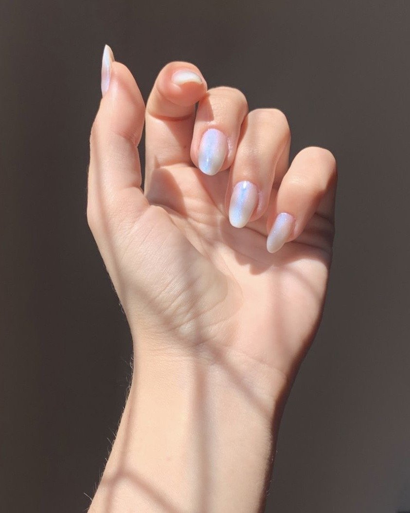 Sofia Chel - básica - unhas em gel amendoada - outono - Brasil - https://stealthelook.com.br