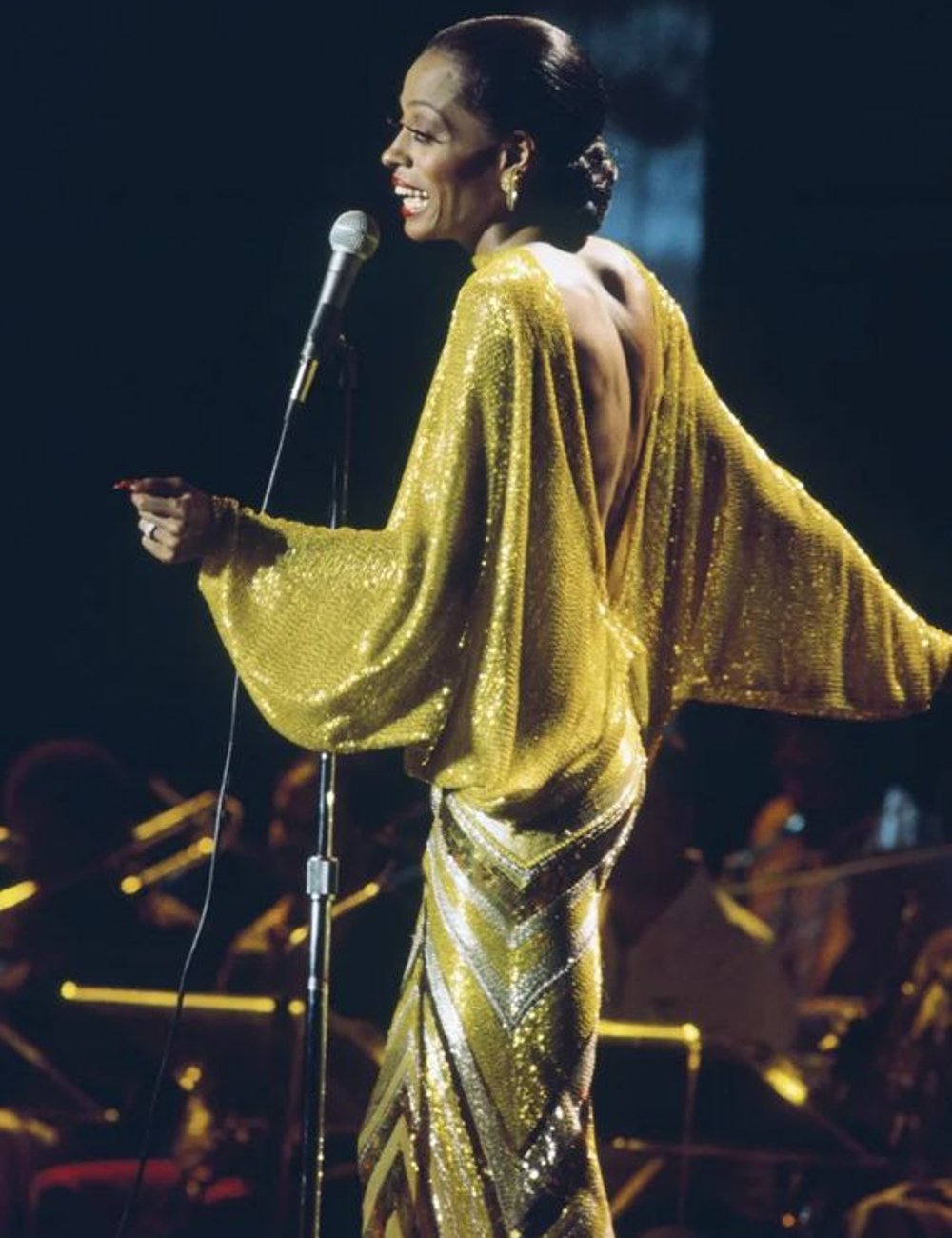 Bob Mackie - Diana Ross - moda - história - show - https://stealthelook.com.br