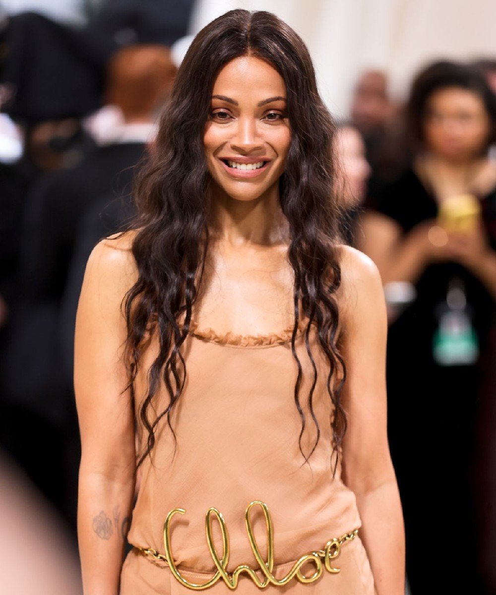 Zoe Saldana - cabelo-ondulado-preto - met gala 2024 - inverno - brasil - https://stealthelook.com.br