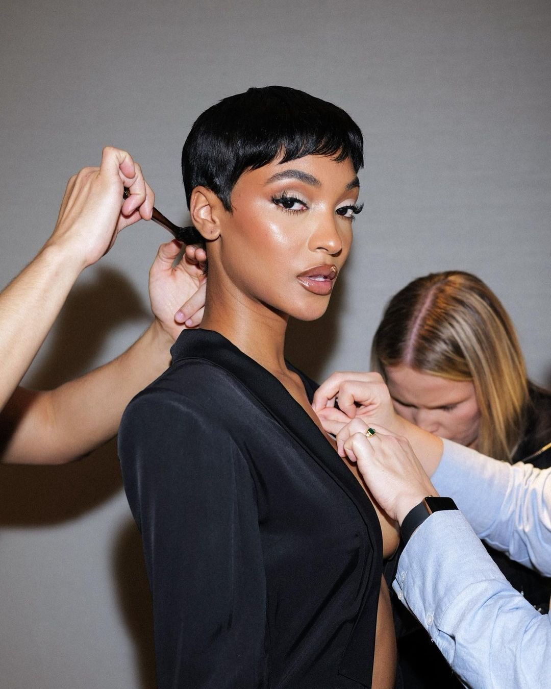 Jourdan Dunn - corte-cabelo-curto - cabelo pixie - inverno - brasil - https://stealthelook.com.br