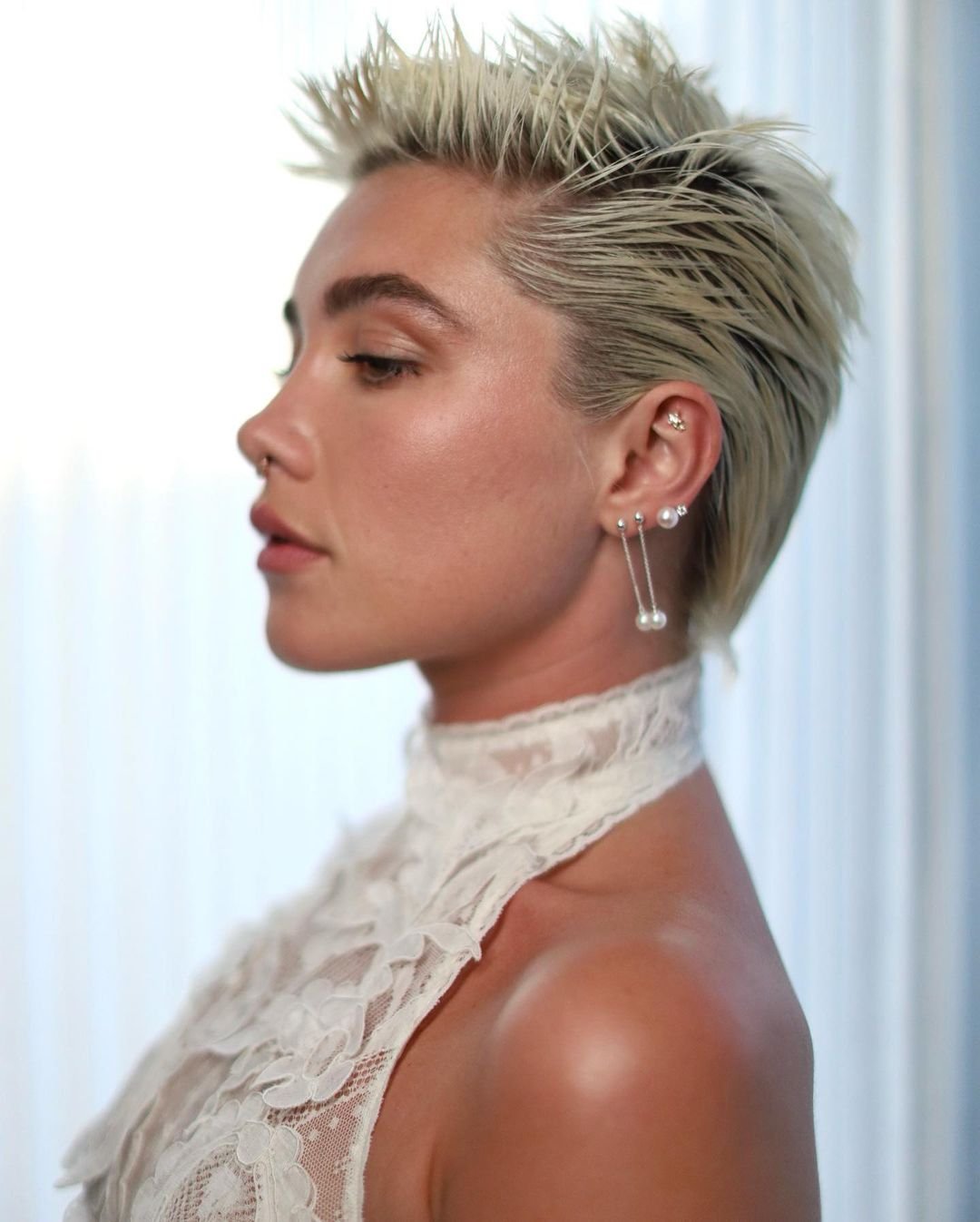 Florence Pugh - cabelo-curto - cabelo pixie - inverno - brasil - https://stealthelook.com.br