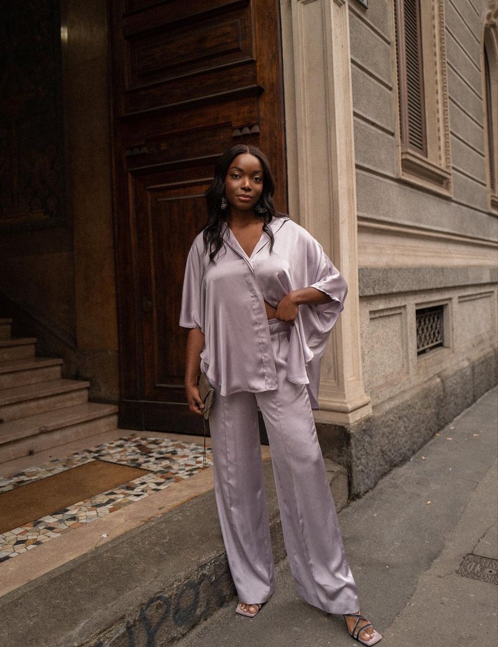 Coco Bassey - looks folgados - conjunto - look - street style - https://stealthelook.com.br