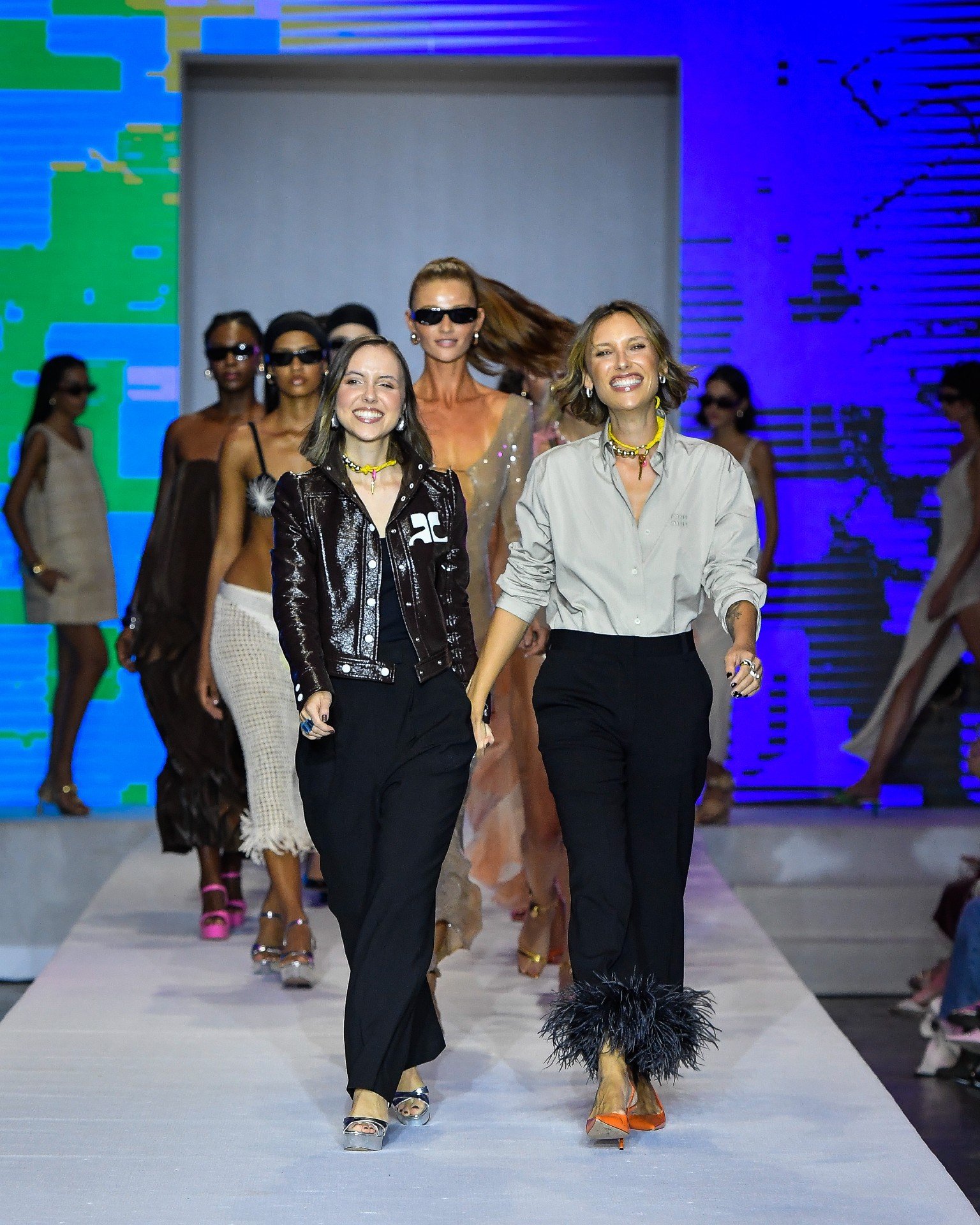 Luiza Furlanetto e Rafaela Furlanetto  - desfile vicenza verão 2025 - Rafaela Furlanetto  - verão - Brasil - https://stealthelook.com.br